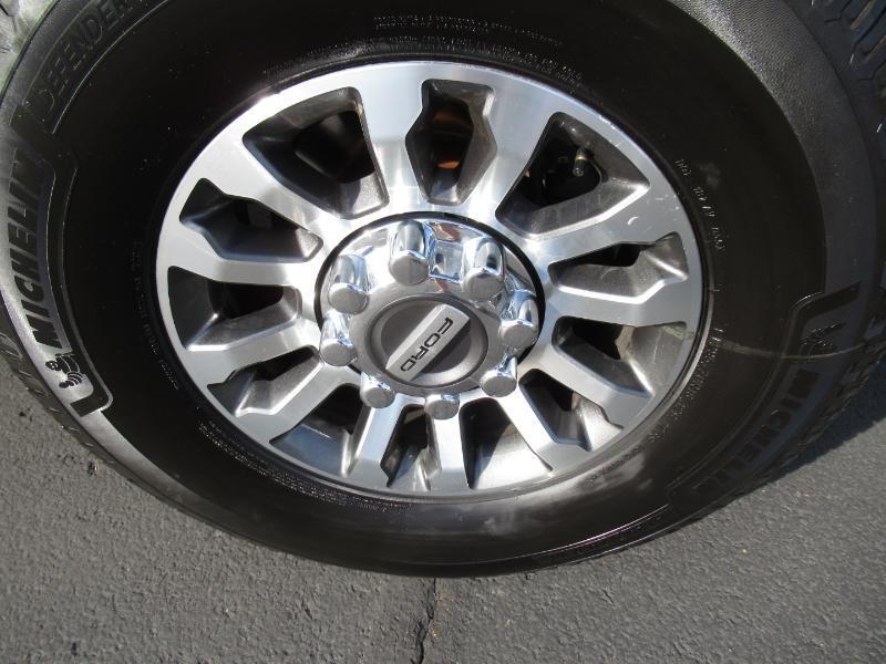 Ford F-250 SD XLT Crew Cab 4WD 2017