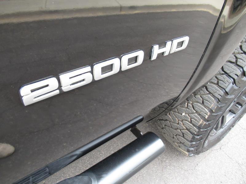 Chevrolet Silverado 2500HD LT Crew Cab 4WD 2011