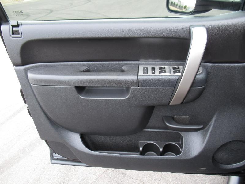 Chevrolet Silverado 2500HD LT Crew Cab 4WD 2011