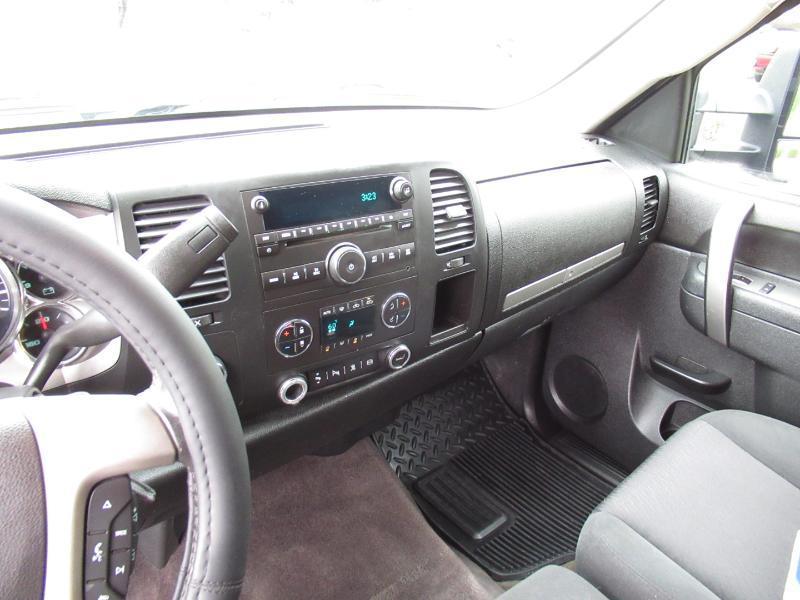 Chevrolet Silverado 2500HD LT Crew Cab 4WD 2011