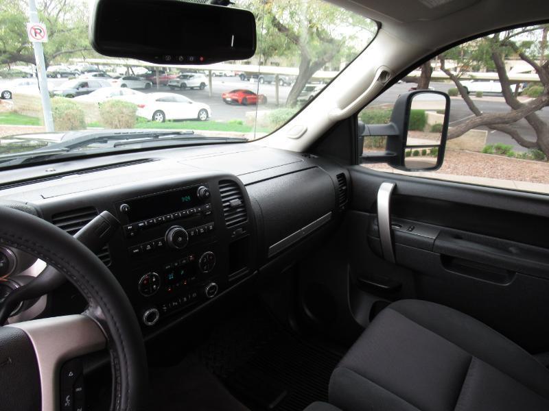 Chevrolet Silverado 2500HD LT Crew Cab 4WD 2011