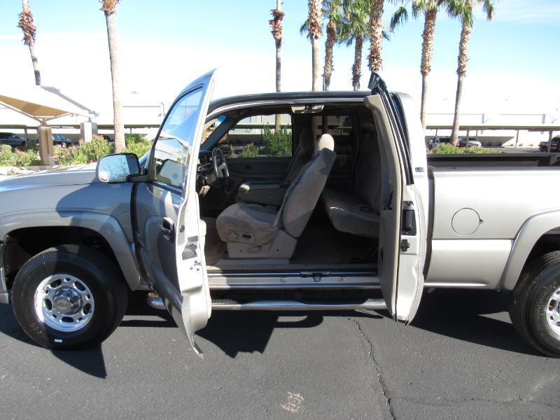 Chevrolet Silverado 2500HD LT Ext. Cab Short Bed 4WD 2002