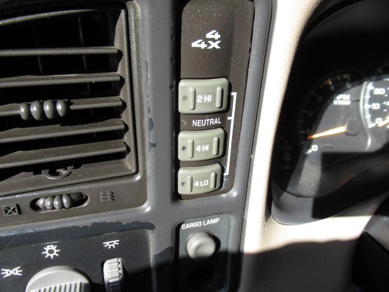 Chevrolet Silverado 2500HD LT Ext. Cab Short Bed 4WD 2002