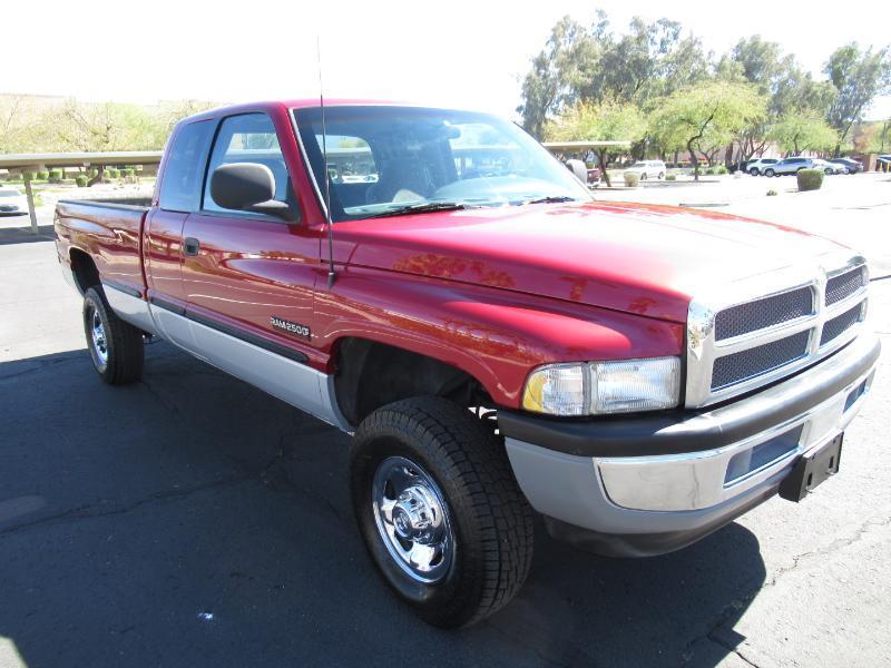 Dodge Ram 2500 Quad Cab 6.5-ft. Bed 4WD 1998