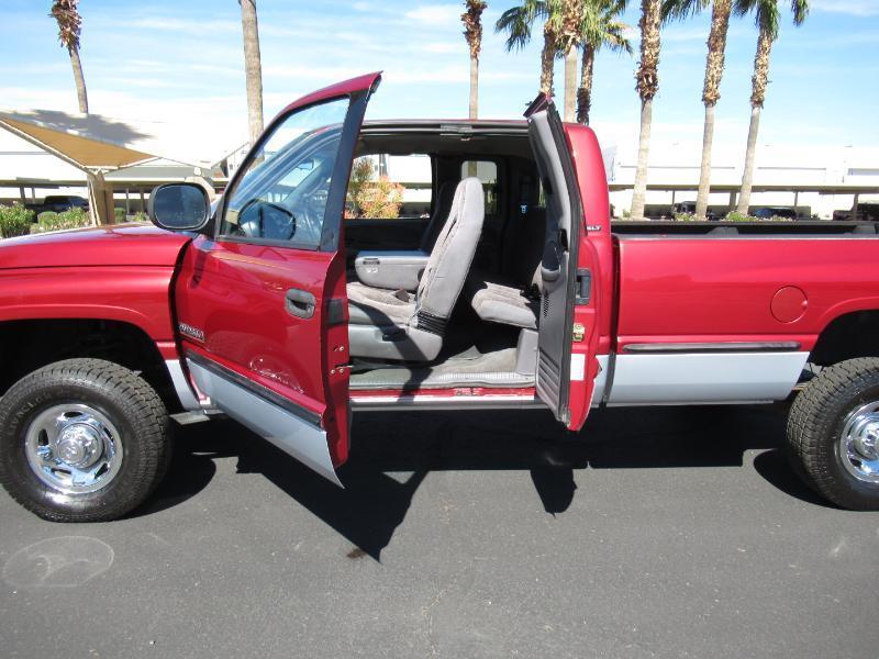Dodge Ram 2500 Quad Cab 6.5-ft. Bed 4WD 1998
