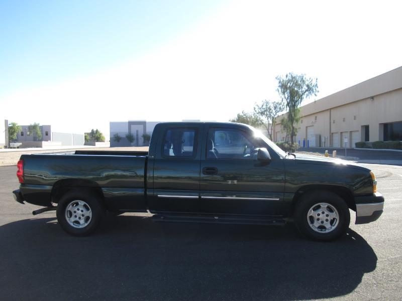 Chevrolet Silverado 1500 Ext. Cab Short Bed 2WD 2003