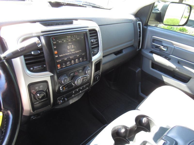 RAM 2500 SLT Crew Cab SWB 4WD 2015