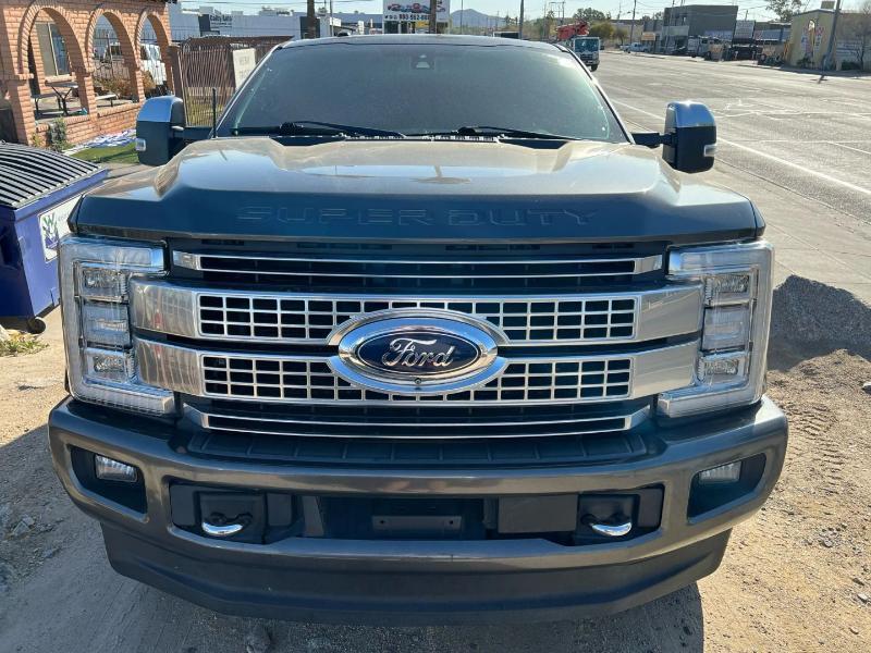 Ford F-250 SD Lariat Crew Cab 4WD 2017