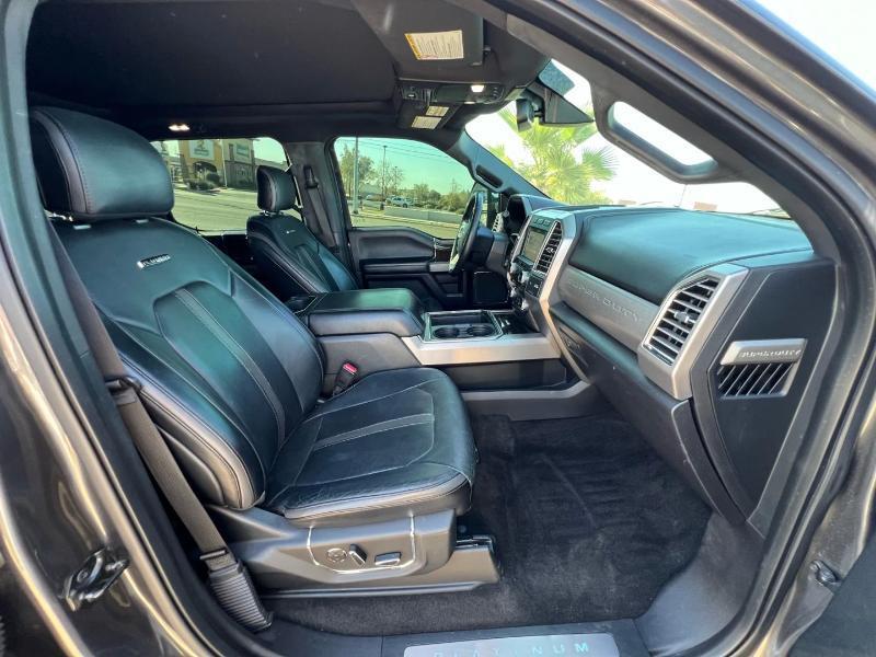 Ford F-250 SD Lariat Crew Cab 4WD 2017