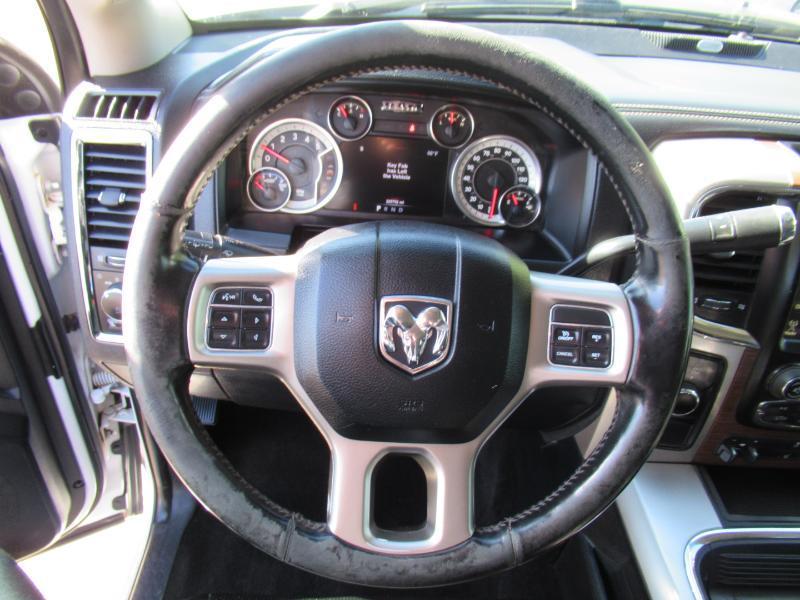 RAM 3500 Laramie Crew Cab LWB 4WD 2017