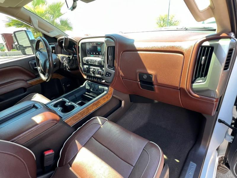 Chevrolet Silverado 2500HD LT Crew Cab 4WD 2015