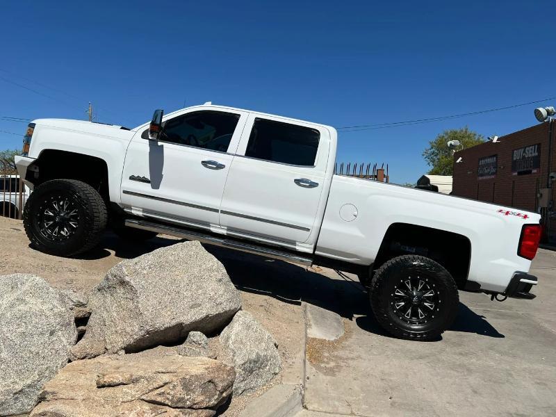 Chevrolet Silverado 2500HD LT Crew Cab 4WD 2015