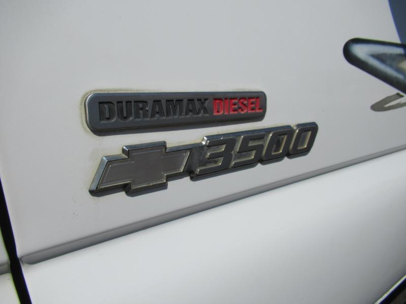 Chevrolet Silverado 3500 LS Crew Cab 4WD DRW 2005