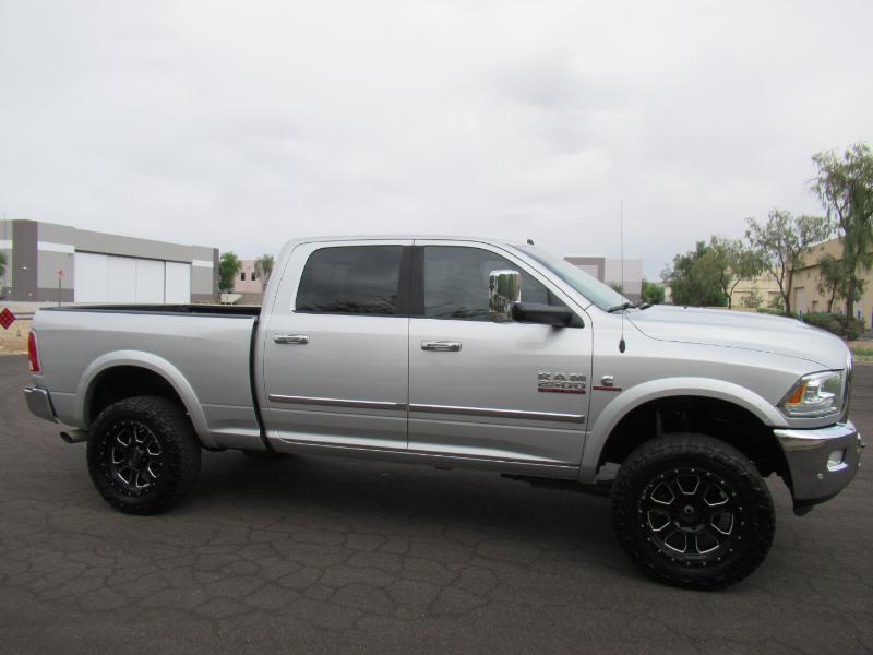 RAM 2500 Laramie Crew Cab SWB 4WD 2016