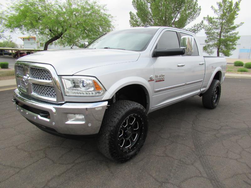 RAM 2500 Laramie Crew Cab SWB 4WD 2016