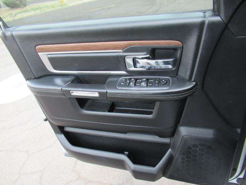 RAM 2500 Laramie Crew Cab SWB 4WD 2016