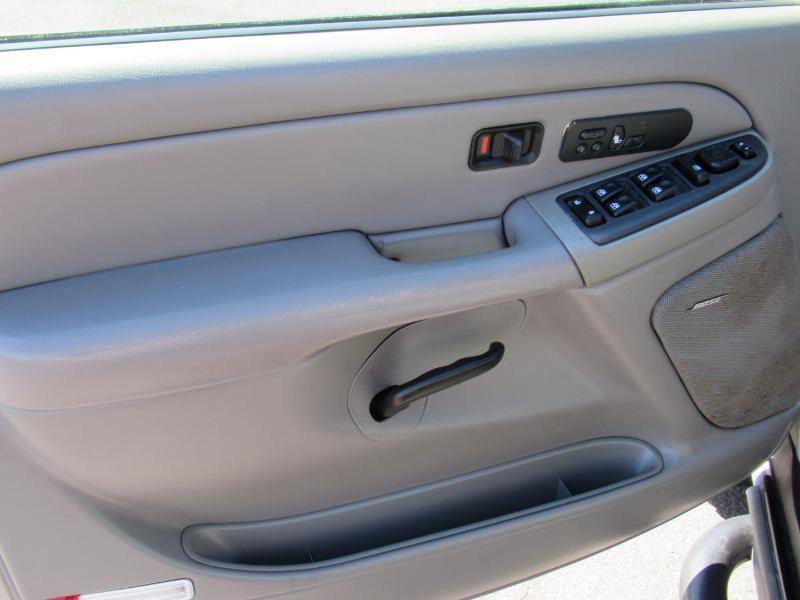 Chevrolet Suburban 1500 4WD 2006