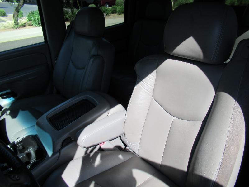 Chevrolet Suburban 1500 4WD 2006