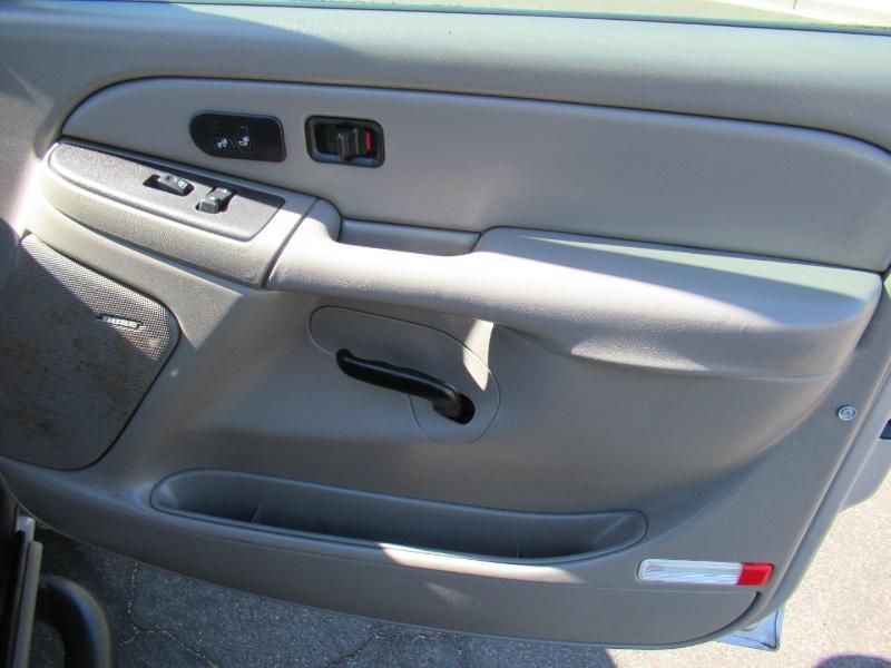 Chevrolet Suburban 1500 4WD 2006