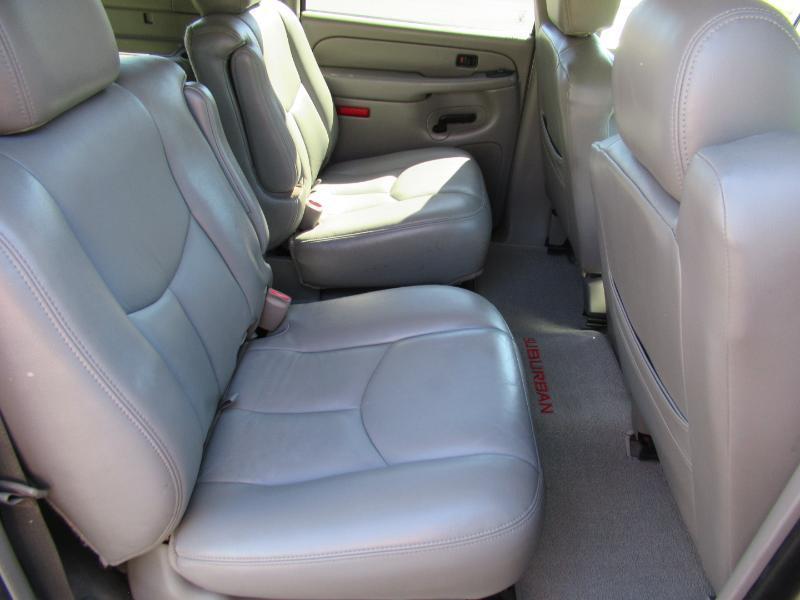Chevrolet Suburban 1500 4WD 2006