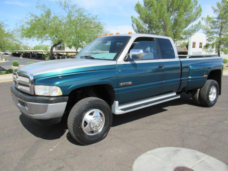Dodge Ram 3500 ST Club Cab 8-ft. Bed 4WD 1997