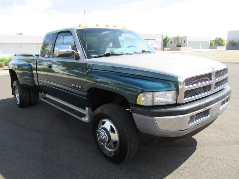 Dodge Ram 3500 ST Club Cab 8-ft. Bed 4WD 1997