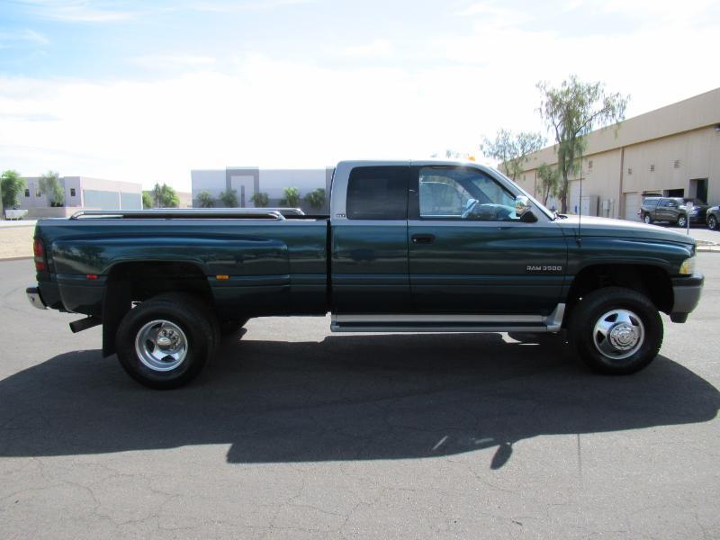 Dodge Ram 3500 ST Club Cab 8-ft. Bed 4WD 1997