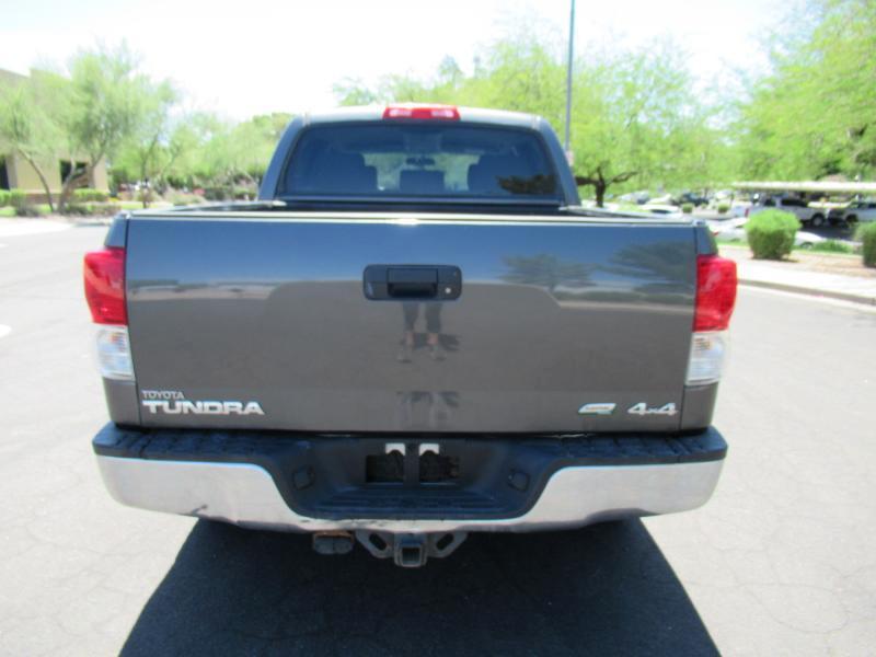Toyota Tundra Tundra-Grade CrewMax 5.7L 4WD 2013