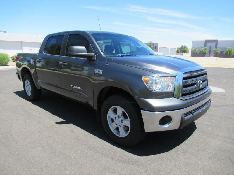 Toyota Tundra Tundra-Grade CrewMax 5.7L 4WD 2013