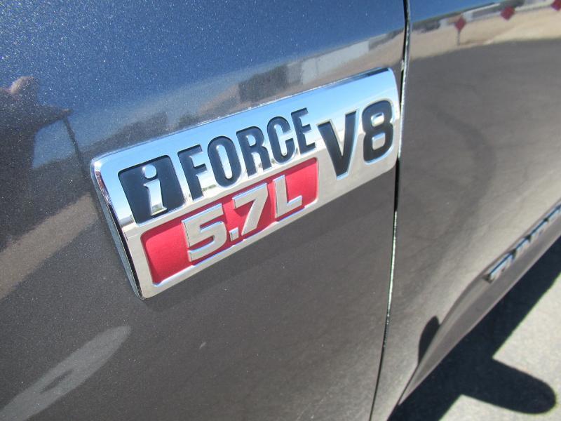 Toyota Tundra Tundra-Grade CrewMax 5.7L 4WD 2013