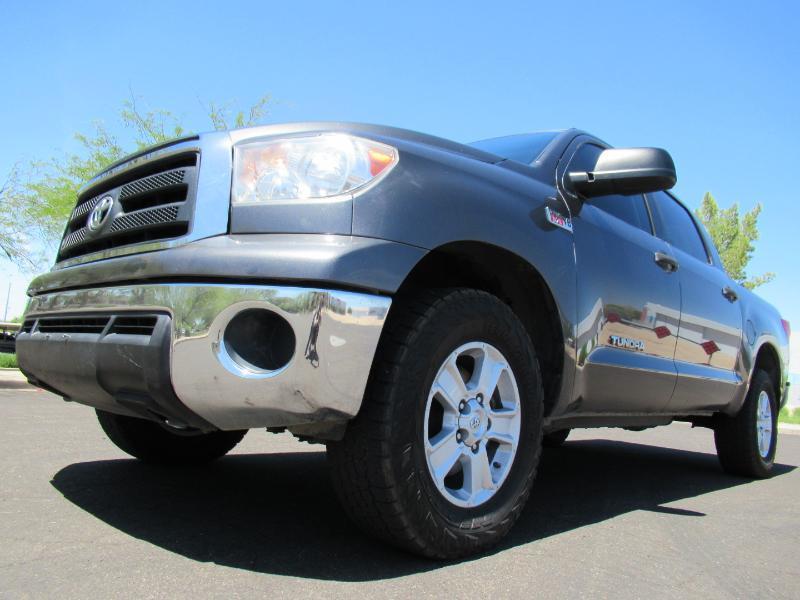 Toyota Tundra Tundra-Grade CrewMax 5.7L 4WD 2013