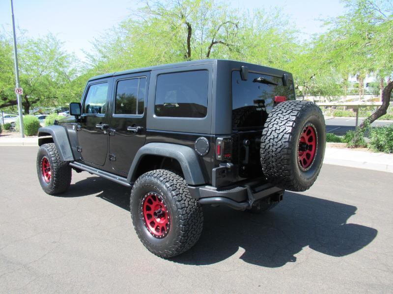 Jeep Wrangler Unlimited Sahara 4WD 2013