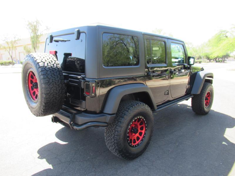 Jeep Wrangler Unlimited Sahara 4WD 2013