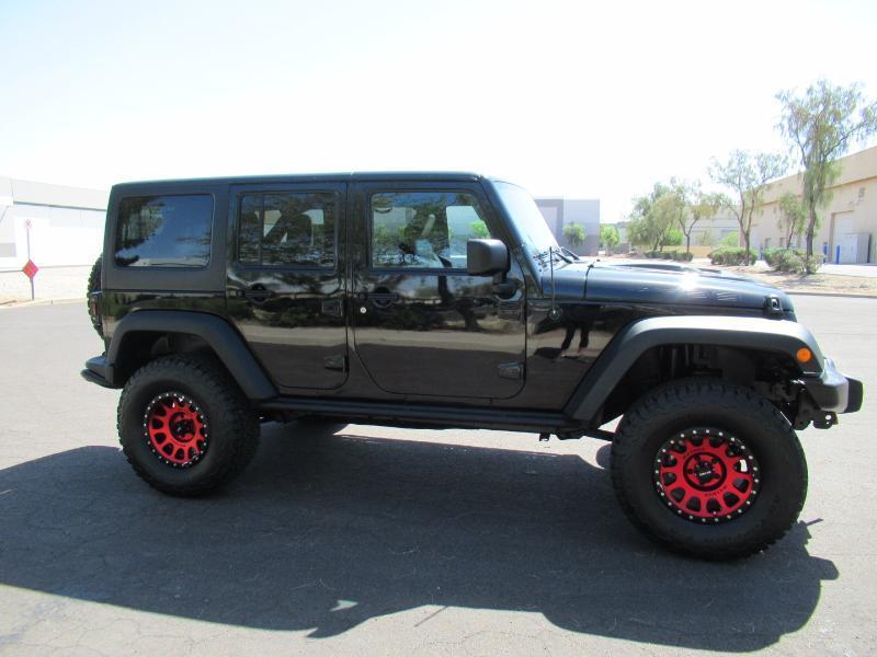 Jeep Wrangler Unlimited Sahara 4WD 2013