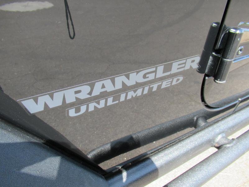 Jeep Wrangler Unlimited Sahara 4WD 2013