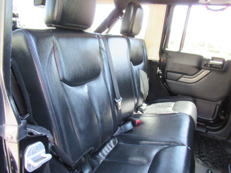 Jeep Wrangler Unlimited Sahara 4WD 2013