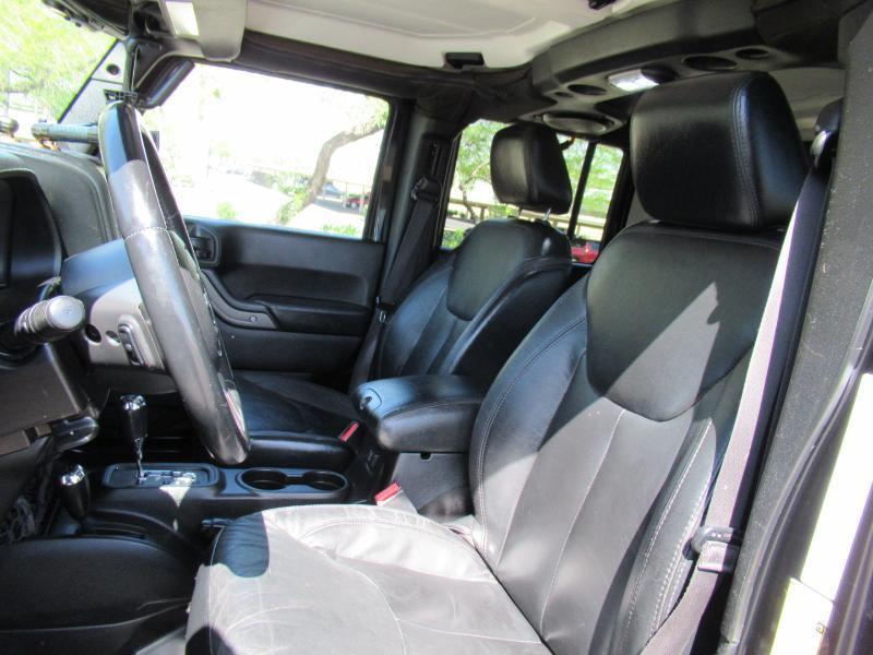 Jeep Wrangler Unlimited Sahara 4WD 2013