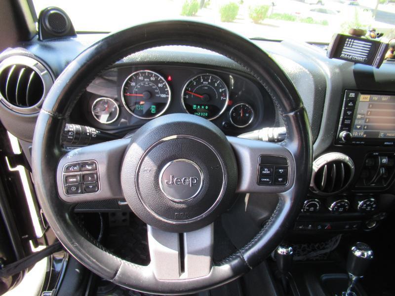 Jeep Wrangler Unlimited Sahara 4WD 2013