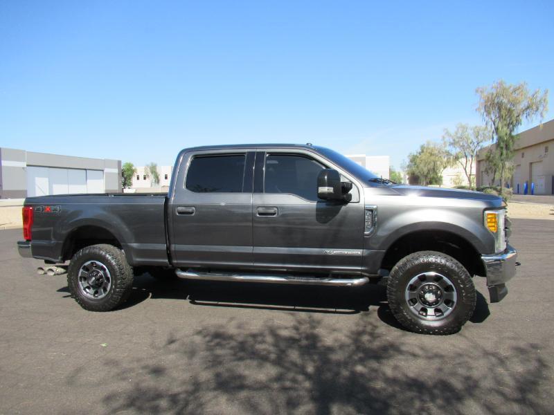 Ford F-250 SD XLT Crew Cab 4WD 2017