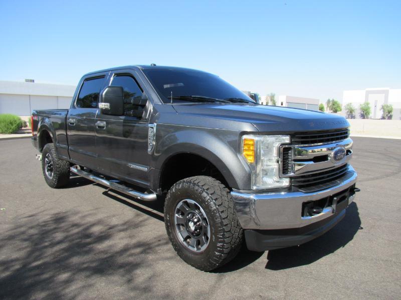Ford F-250 SD XLT Crew Cab 4WD 2017