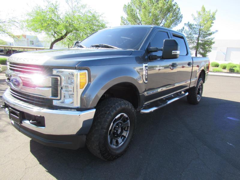 Ford F-250 SD XLT Crew Cab 4WD 2017
