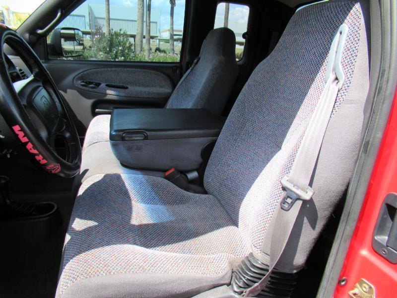 Dodge Ram 3500 SLT Quad Cab 4WD 2002