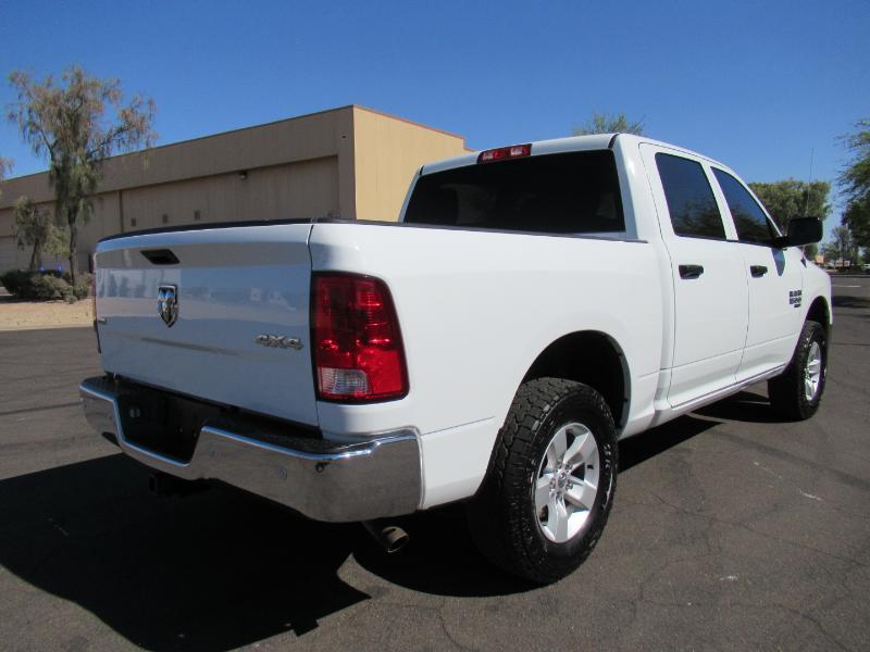 RAM 1500 SLT Crew Cab SWB 4WD 2022