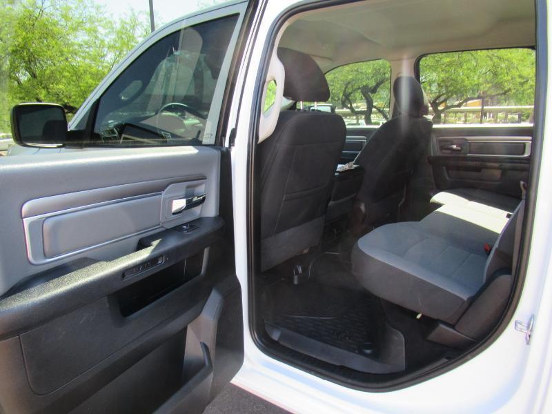 RAM 1500 SLT Crew Cab SWB 4WD 2022