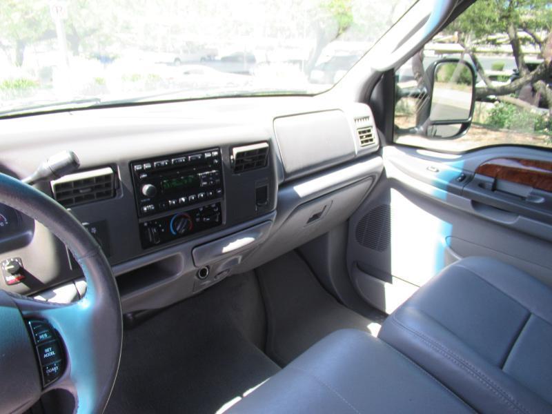 Ford F-250 SD Lariat Crew Cab 4WD 2004