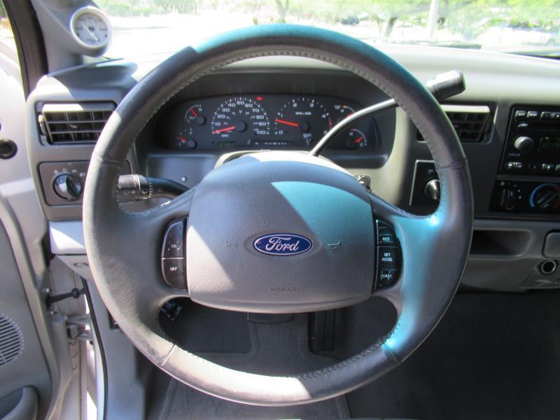 Ford F-250 SD Lariat Crew Cab 4WD 2004