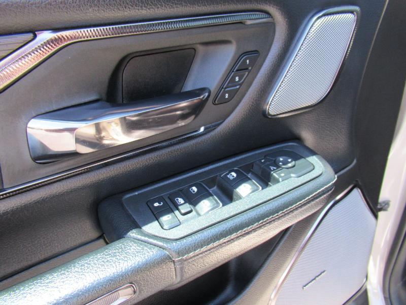 RAM 1500 Rebel Crew Cab SB 4WD 2025