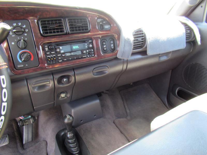 Dodge Ram 2500 Quad Cab Short Bed 4WD 2000