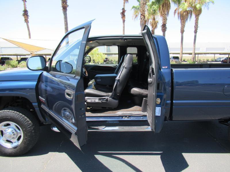 Dodge Ram 2500 Quad Cab Short Bed 4WD 2000