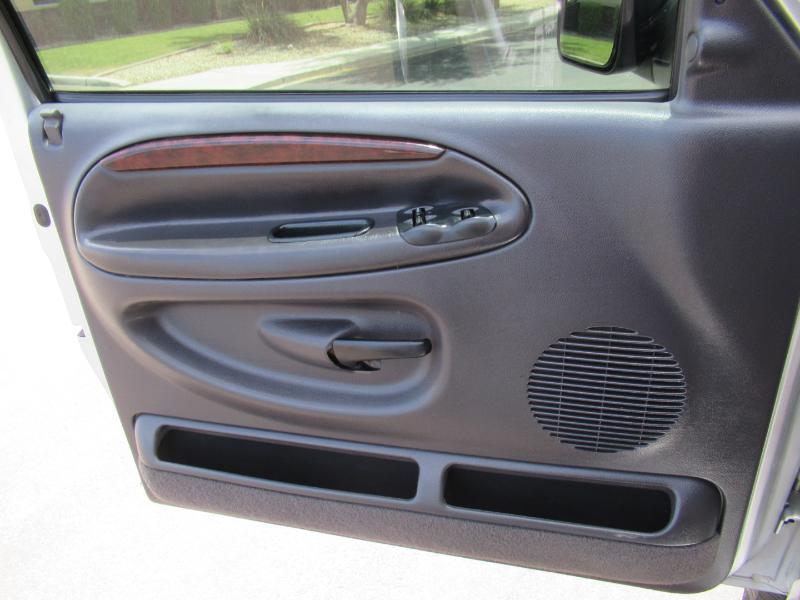 Dodge Ram 2500 Quad Cab Short Bed 4WD 2001
